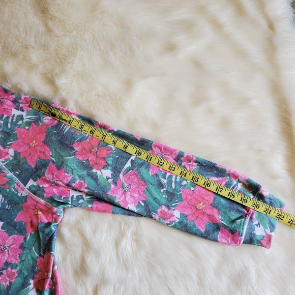 Wildfox Island Holiday Sommers Sweatshirt Size S NWT - Picture 16 of 16